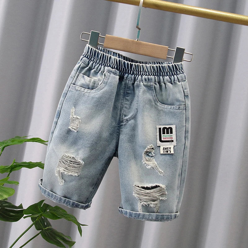 Bermuda Jeans Infantil Menino Destroyed com Cós Elástico e Barra Dobrada