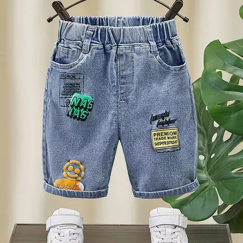 Bermuda Jeans Infantil com Cós Elástico e Patches Estilo Street