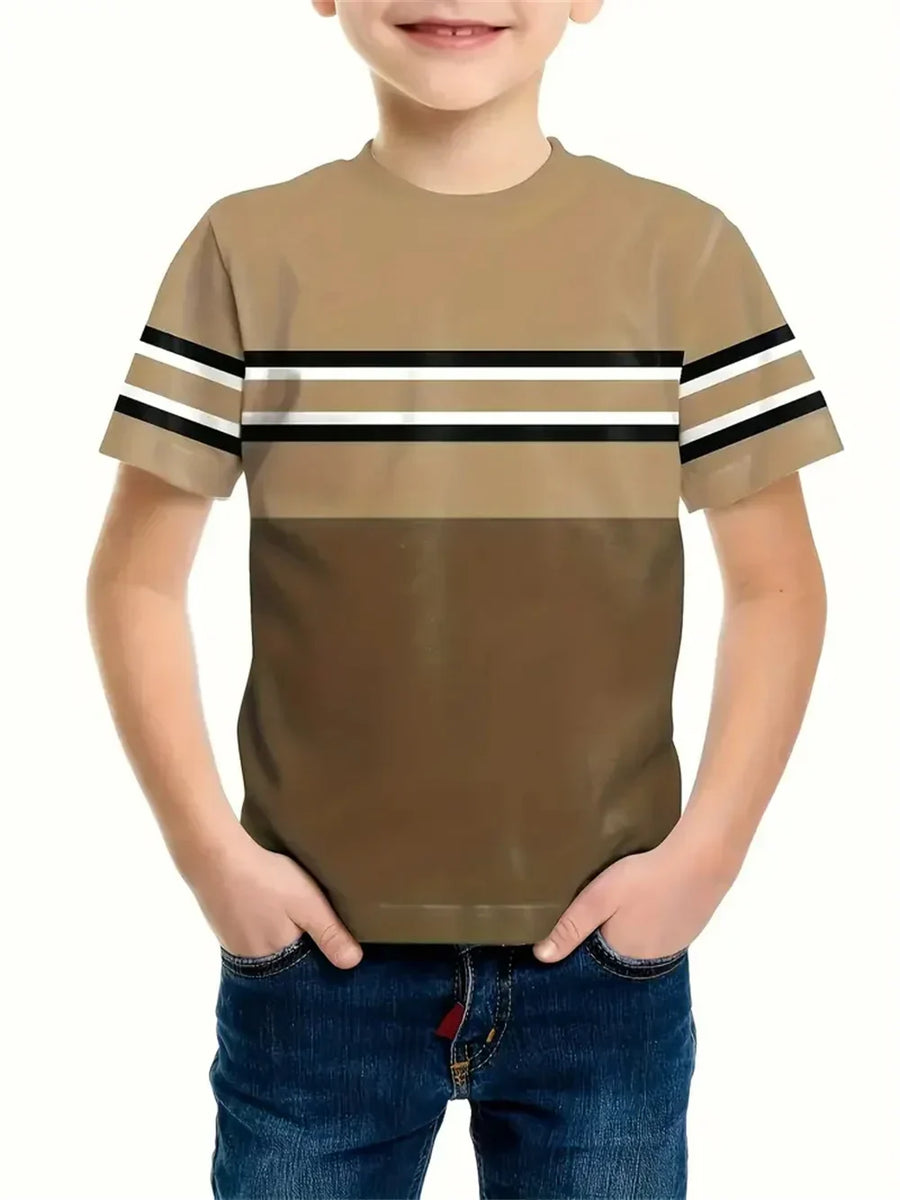 Camiseta Infantil Manga Curta com Faixa Listrada no Peito e Mangas