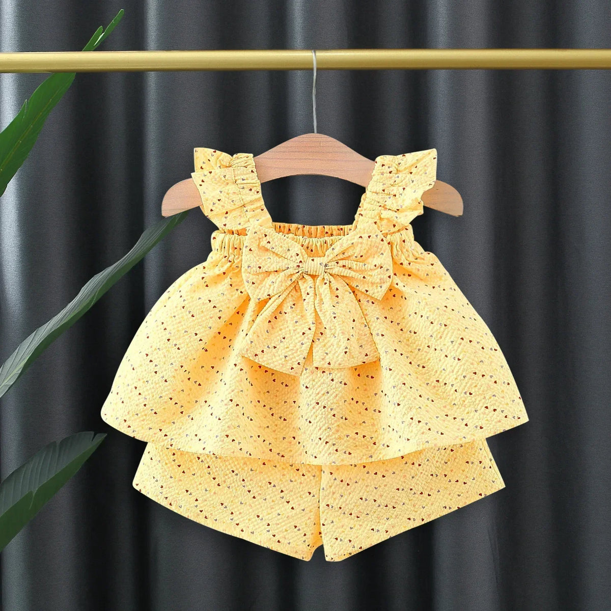 Conjunto Bebê Menina 2 Peças Blusa com Babado e Laço E Short  Estampa Salpicada
