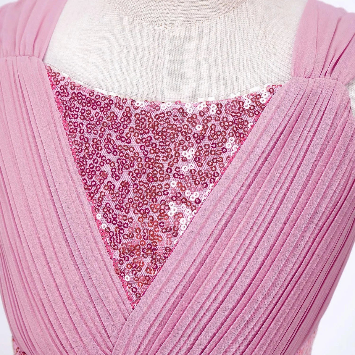 Vestido Infantil Menina Decote V Alças Largas Saia Mullet com Detalhe de Paetês