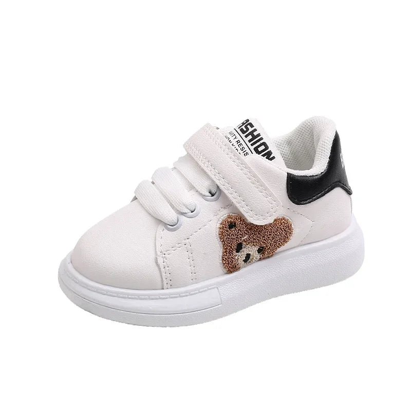 Tênis Infantil Casual com Tira de Fecho e Aplique de Urso