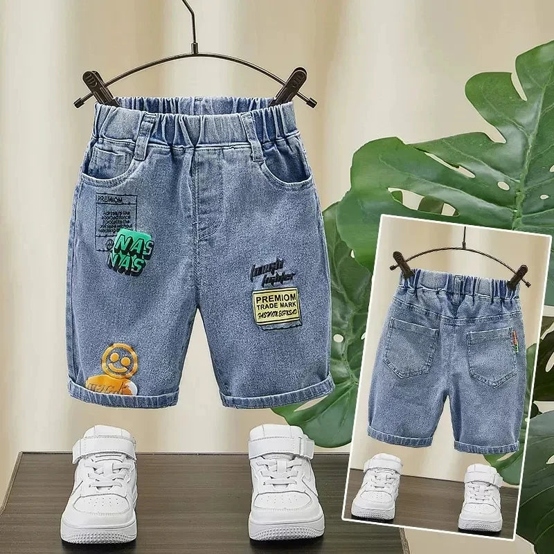 Bermuda Jeans Infantil com Cós Elástico e Patches Estilo Street