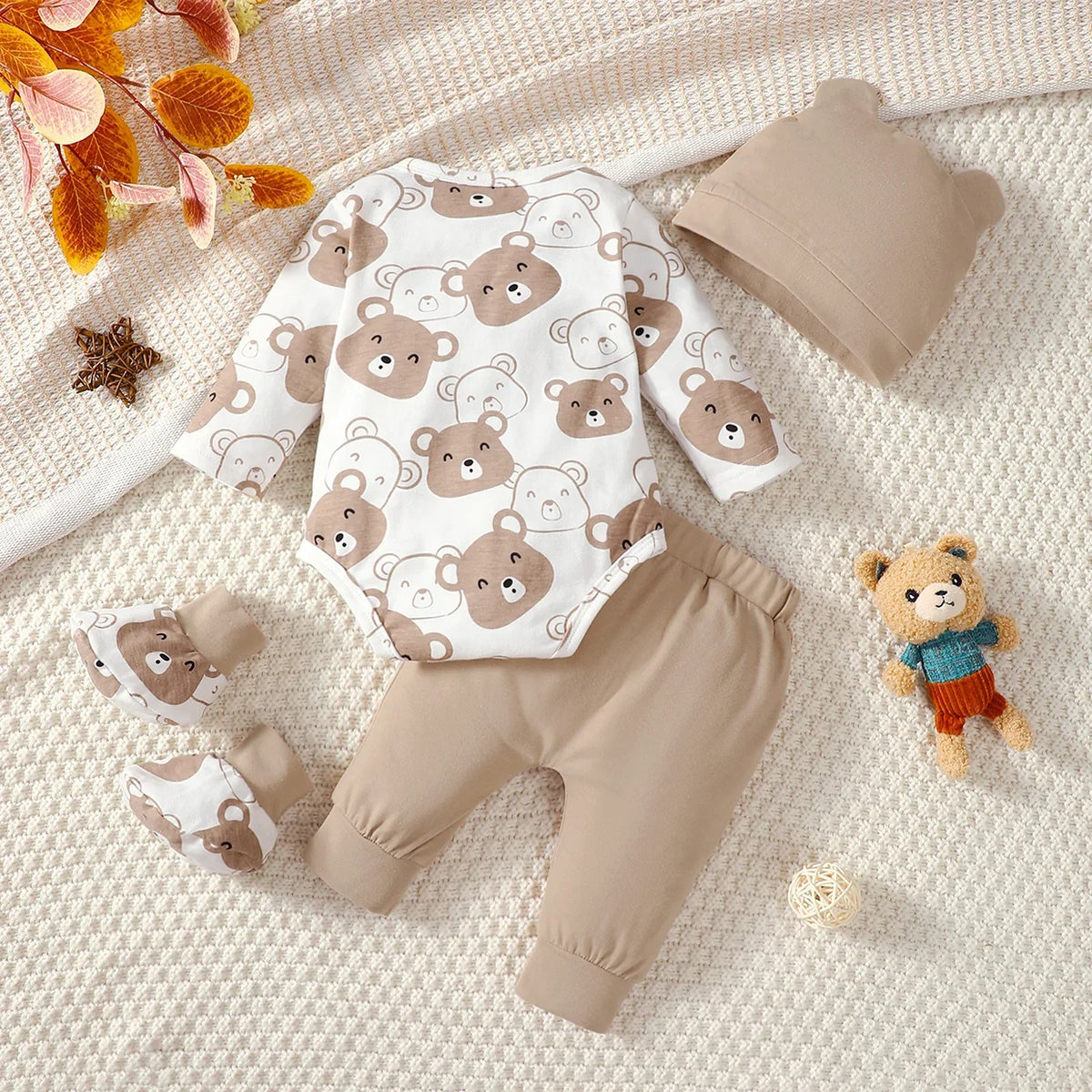 Conjunto Bebê  Menina 4 Peças Body Manga Longa Estampado Ursinho e Calça com Punho E Touca E Meias