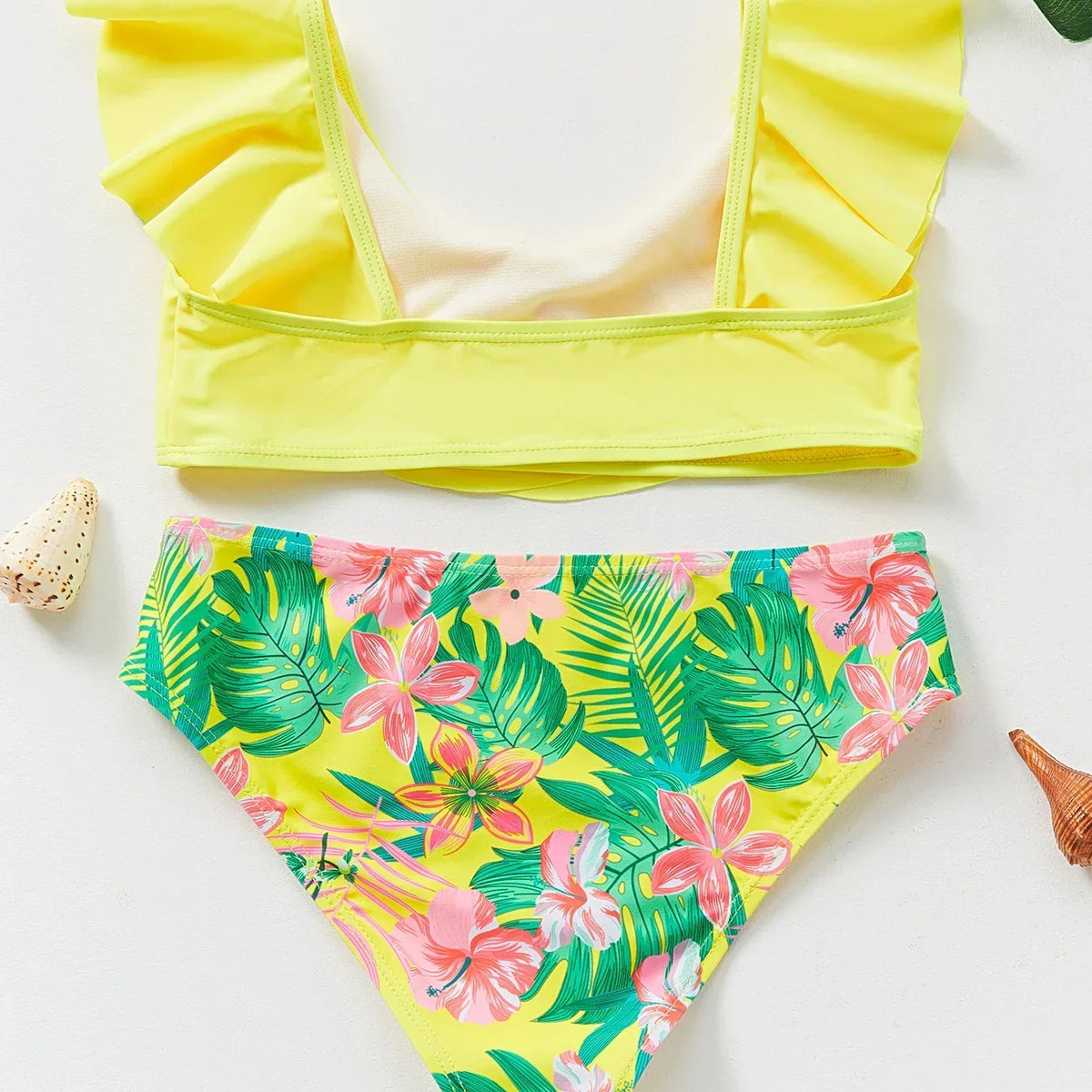 Biquíni Infantil  Menina 2 Peças Top com Babado Amarelo e Calcinha Estampa Tropical