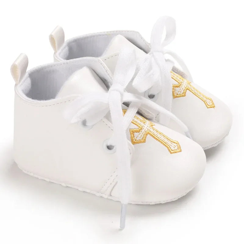 Conjunto Bebê Batizado Branco Jardineira com Suspensório e Camisa Manga Curta