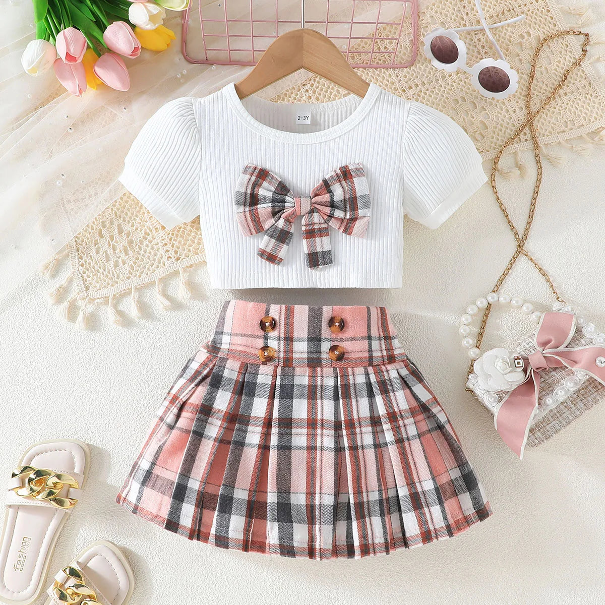 Conjunto Infantil Menina Blusa Cropped Canelada com Laço Xadrez + Saia Xadrez com Botões 2 Peças