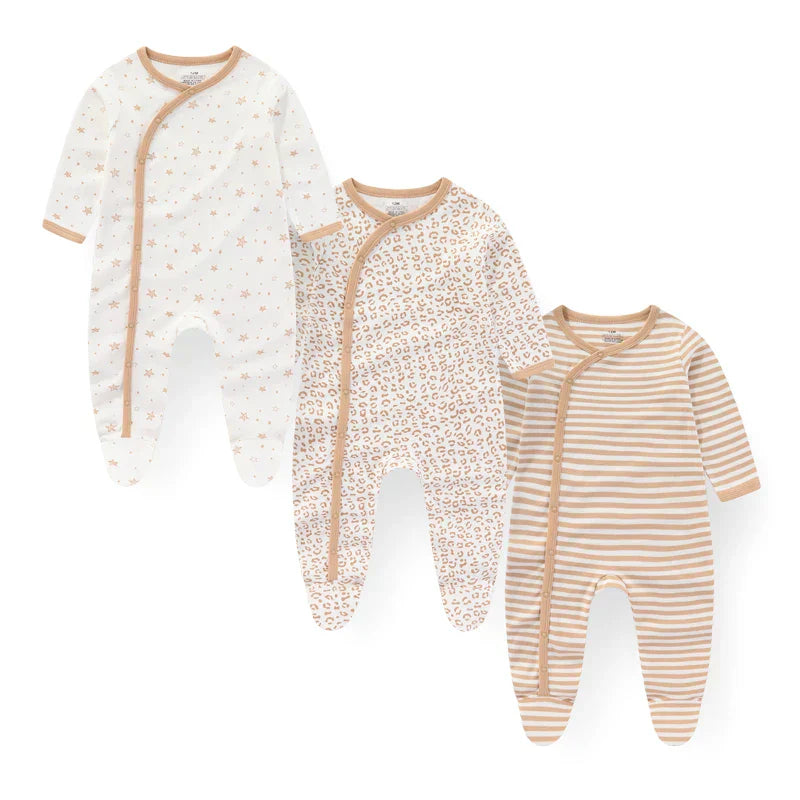 Kit 3 Macacões Bebê Algodão com Pé Estampado – Manga Longa e Abertura Lateral