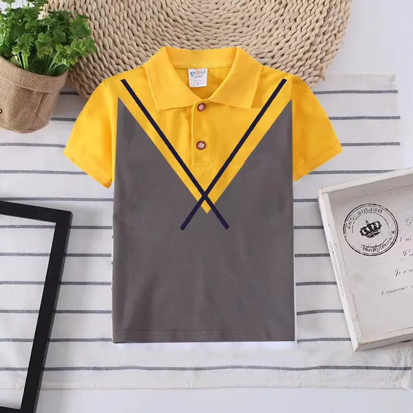 Camisa Polo Infantil Manga Curta Bicolor com Gola Branca e Detalhe em V Contrastante