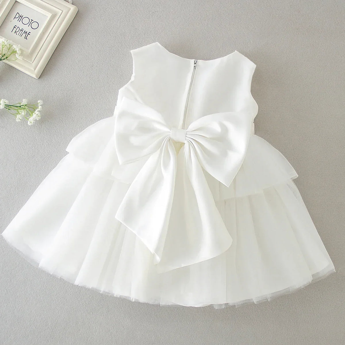 Vestido Bebê Menina Renda com Saia de Tule em Camadas e Cintura Marcada