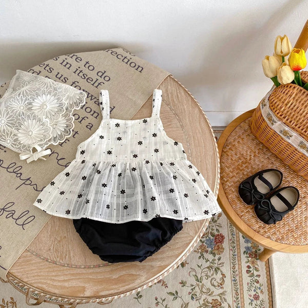 Conjunto Bebê Menina 2 Peças Blusa Branca Estampada Florzinhas E Short Bloomer Preto