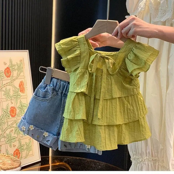 Conjunto Bebê Menina 2 Peças Blusa  com Babados e Short Jeans com Aplicação Flor