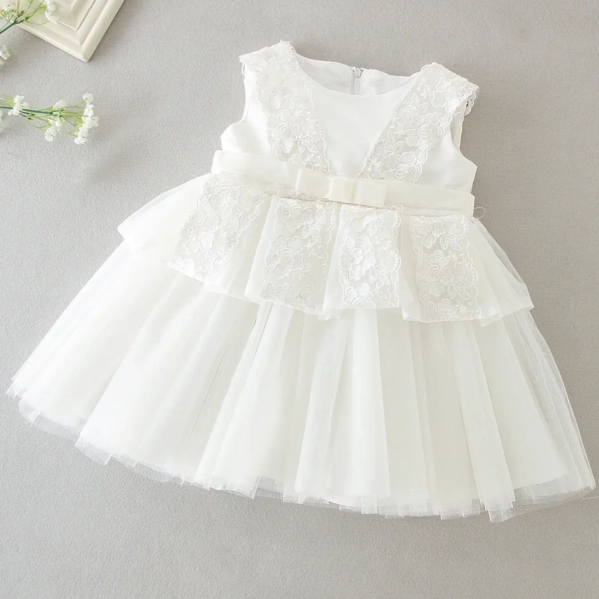 Vestido Bebê Menina Renda com Saia de Tule em Camadas e Cintura Marcada