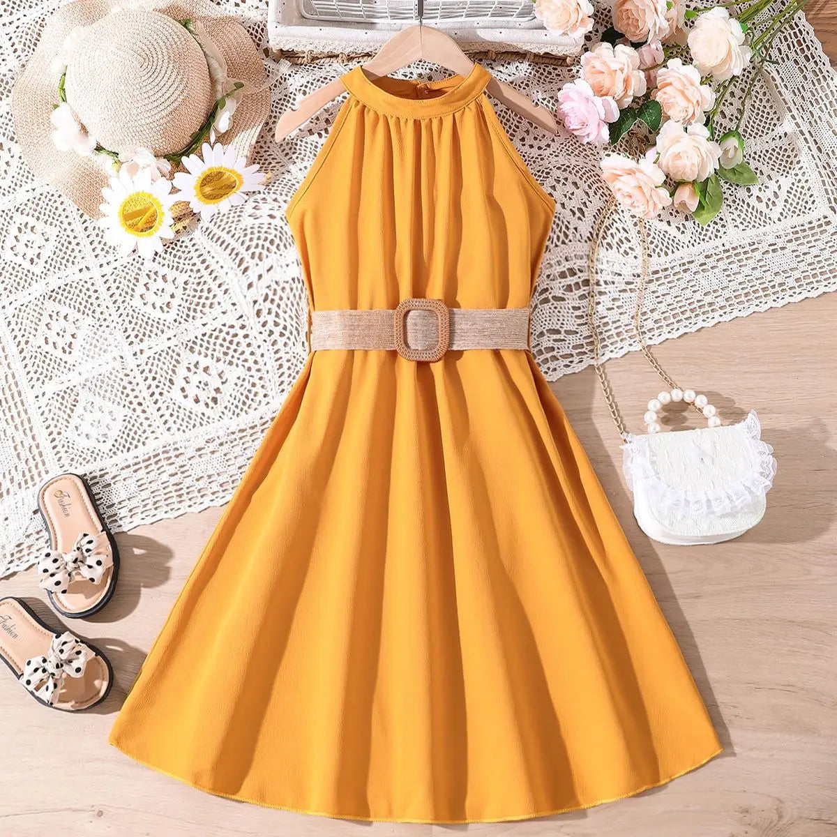 Vestido Infantil Menina Gola Halter Sem Manga com Cinto e Saia Evasê
