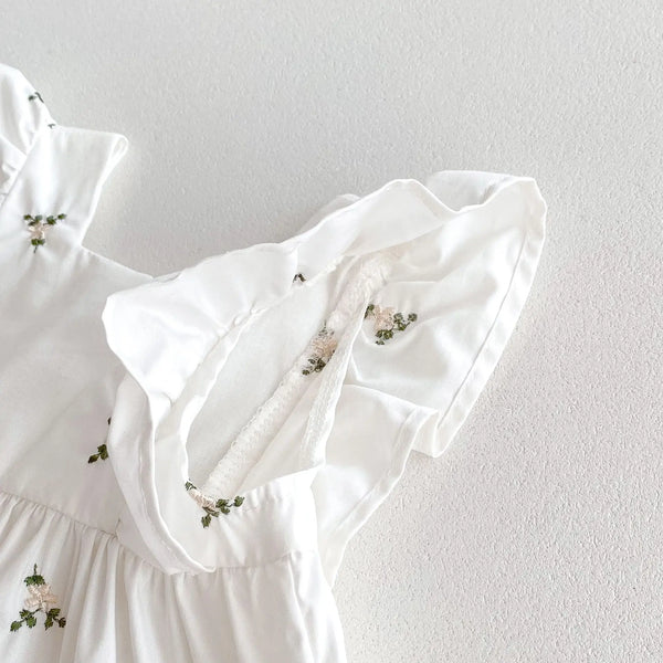 Conjunto Bebê  Menina 2 Peças Bata Branca com Babados e Short Bloomer