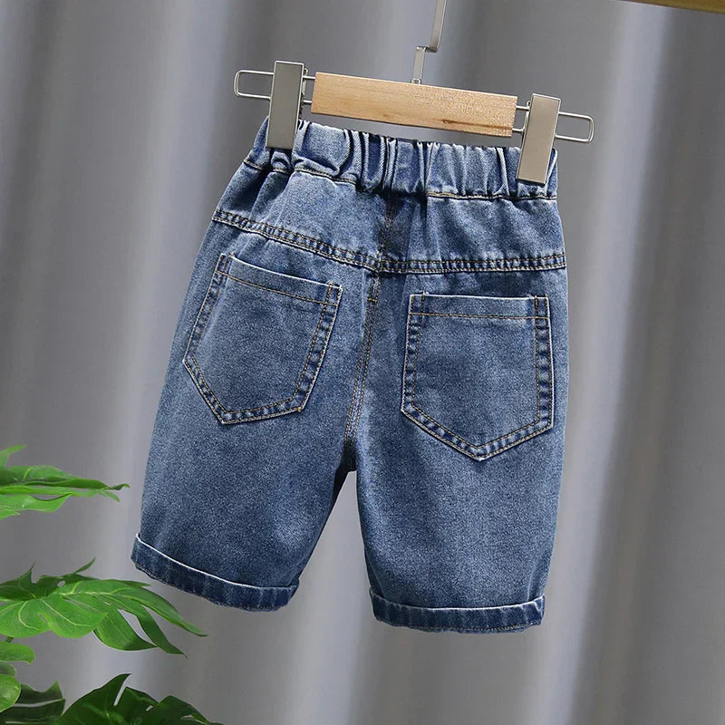 Bermuda Jeans Infantil Menino com Cós Elástico e Aplicação Urso