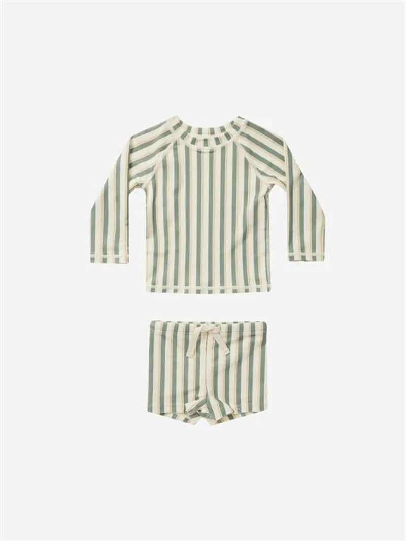Conjunto Praia Infantil 2 Peças Camiseta Manga Longa e Short de Banho Listrado