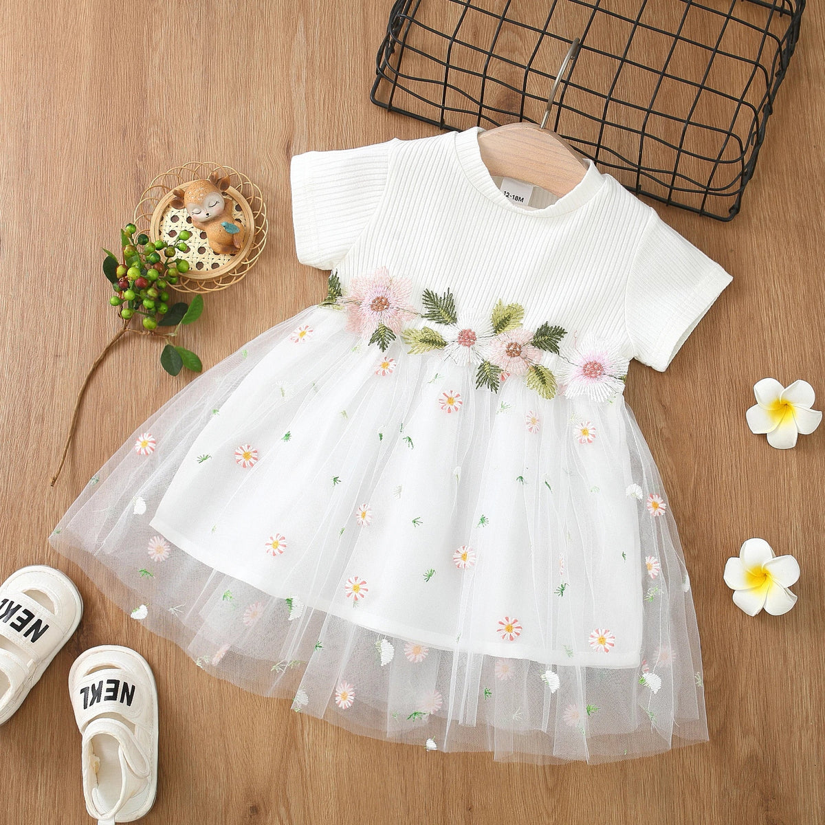 Vestido Bebê Menina Manga Curta Corpo Canelado Saia de Tule Bordado Floral